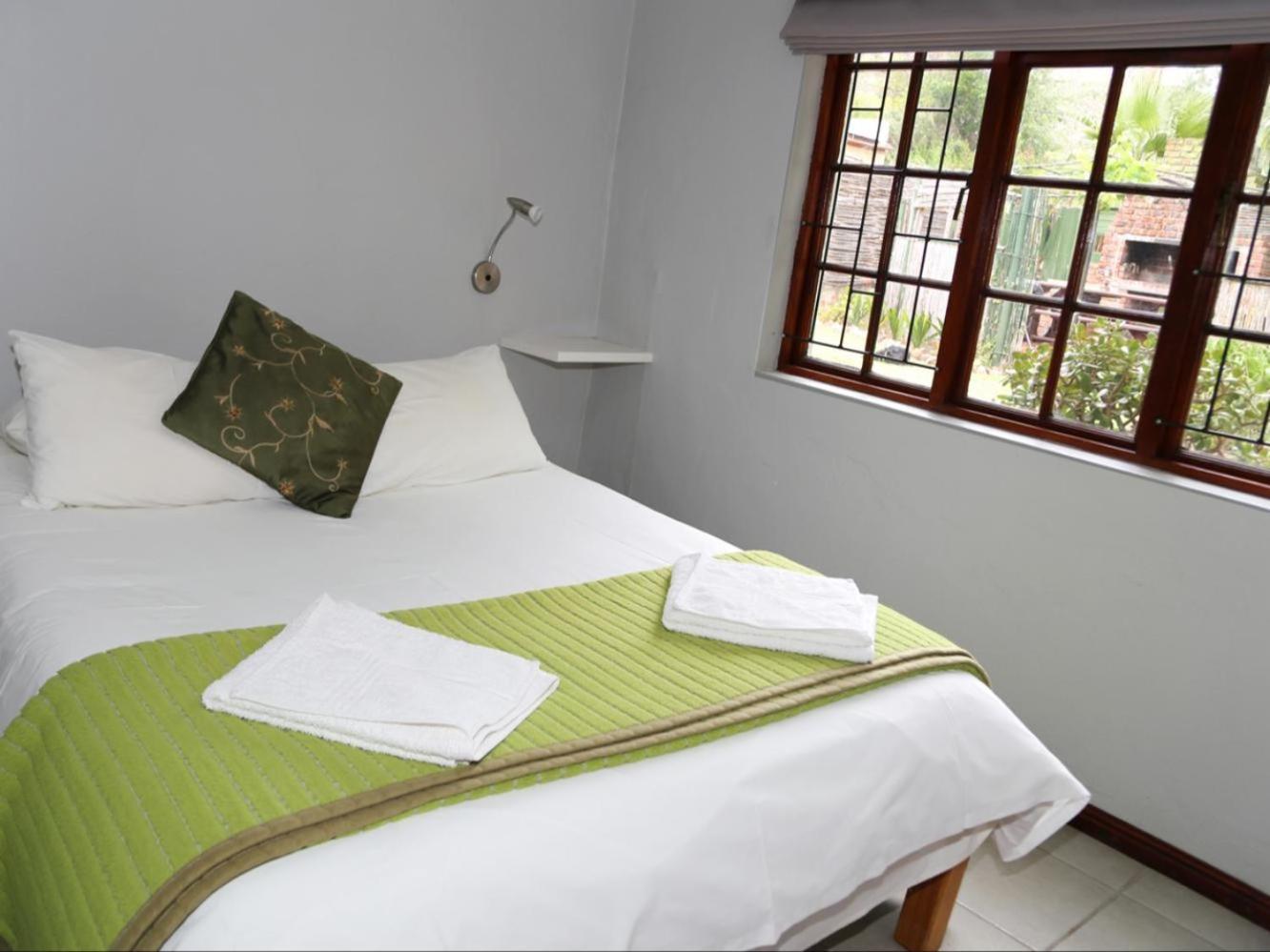 Rainbow Glen Self Catering Chalets Montagu Room photo